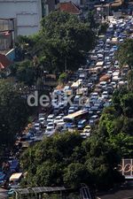 Bahu Jalan Dipenuhi PKL, Tanah Abang Macet