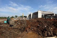 Jika ruas JORR ini selesai maka akan menghubungkan 4 ruas tol yang sudah ada, yaitu Jalan Tol Jakarta-Cikampek, Jagorawi, Ulujami-Pondok Aren (Jakarta-Serpong) dan Jakarta-Tangerang dan Jalan Tol Sedyatmo (Bandara).