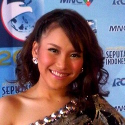 Masuk Angin, Ayu Ting Ting Tetap Syuting