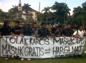 Mahasiswa Unibraw Tolak Biaya Parkir di Kampus