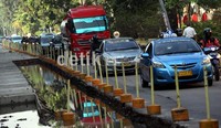 Perluasan di jalur lambat jalan DI Pandjaitan Bypass, Jakarta Timur ini, untuk mengurangi tingkat kemacetan di jalur tersebut.