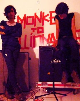 Drummer Sibuk, Monkey to Millionaire Berdua Dulu