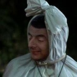 Dewi Persik Harusnya Malu Main Film Bareng Mr Bean Palsu