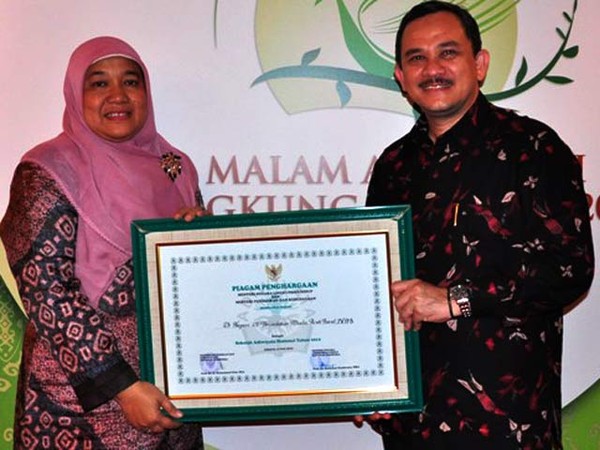 Dua SDN Terima Penghargaan Adiwiyata Nasional