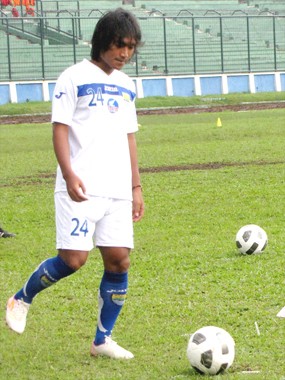 Marcio dan Hariono Kembali, Along Absen Hadapi PSMS