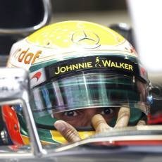Hamilton Mengawali Sebagai yang Tercepat
