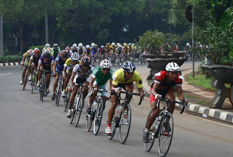 Tour de Jakarta 2010 (sepedaku.com) Tour de Jakarta 2010 (sepedaku.com)