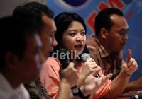Anggota DPR dari F-PDIP Dewi Aryani juga tak mau kalah. Ia turut serta menghadiri acara diskusi yang mengangkat tema Kata Survey: DPR Terkorup