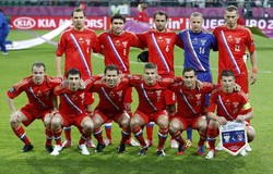 Para pemain Rusia berfoto bersama. Reuters/Sergio Perez.