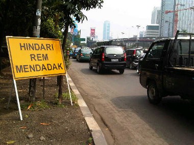 Jebakan Betmen di Gatsu Penyebab 9 Pemotor Tabrakan Beruntun