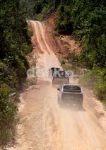 Double Cabin, Sang Penakluk Perbatasan Serawak
