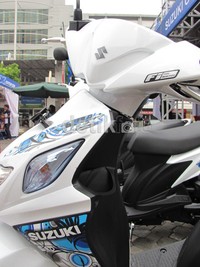 Meski masih mengutamakan bentuk generasi sebelumnya, New Nex Super Fi mengalami perubahan minor pada lampu sein yang kini tampil kebiruan agar berkesan sejuk dan ramah lingkungan. Dadan Kuswaraharja/DetikOto