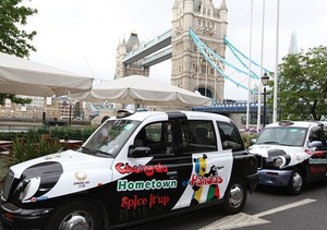 Ada Taksi Panda Berkeliaran di London!