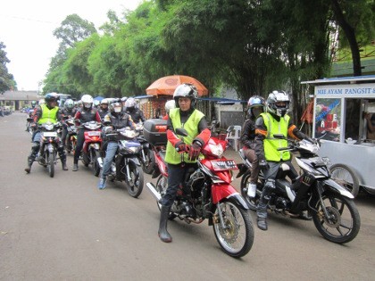 Honda Revo Club Ajak Warga Bandung Tertib Lalu Lintas