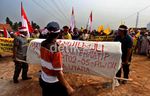 Warga Meruya Demo Minta  Akses Jalan