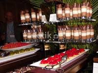 Berbagai macam makanan dari seluruh dunia disajikan. Selain makanan, berbagai minuman juga disajikan. Nograhany Widhi K/detikfinance.