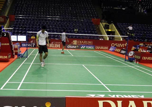 Atlet Indonesia Open Pemanasan di Istora