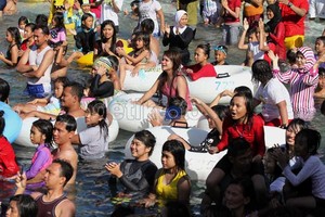 Masuk Pantai Ancol Bayar, Masuk Pantai di Bali Gratis