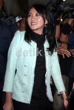 Kelar Diperiksa BK, Karolin Tampil Cantik di DPR