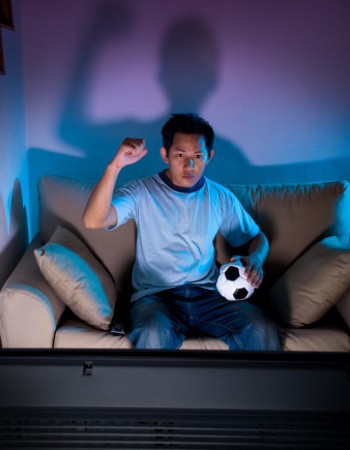 Mau Bergadang Nonton Bola? Pilihlah Makanan Ini!