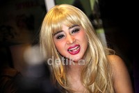 Meski beradu akting dengan Mr Bean KW, Depe tetap bangga.