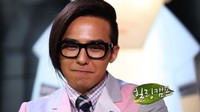 Rambut rumput laut sepotong yang selalu ditampilkan di luar panggung Alive. (YG Entertainment).