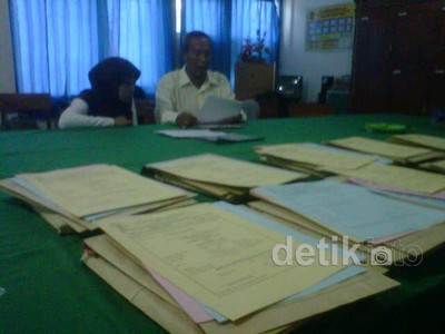 Siswa Tuna Netra Ikut SNMPTN 2012