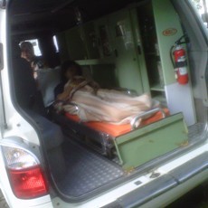 Terbaring Lemas dalam Ambulans, Nurul Kerjakan Soal SNMPTN