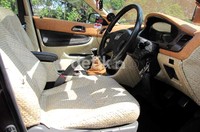 Interior mobil ini dimodifikasi dengan kekayaan alam seperti pelepah pisang hingga rotan. Luthfi Andika/detikOto.
