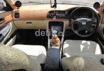 Mobil Berinterior dari Rotan