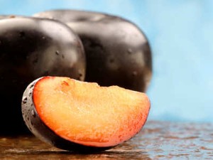 Plum Hitam Ampuh Atasi Diare