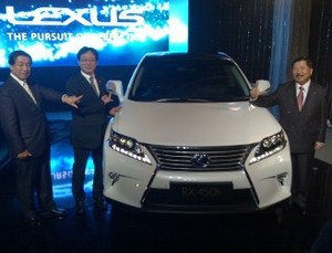 4 Mobil Kado 5 Tahun Lexus di Indonesia