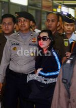Sherny, Buronan BLBI Tiba di Indonesia