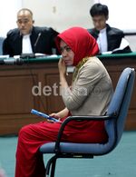 Wa Ode Nurhayati Jalani Sidang Perdana
