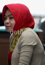 Wa Ode Nurhayati Jalani Sidang Perdana