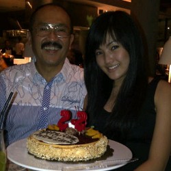 Ayah dan Calon Suami Miss Indonesia 2011 Akhirnya Berdamai