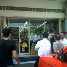 1,5 Jam Rampok Satroni Dua Indomaret di Bandung