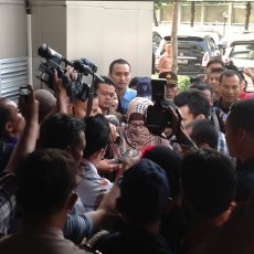 Dengan Kawalan Ketat, Neneng Digiring ke Ruang Tahanan KPK