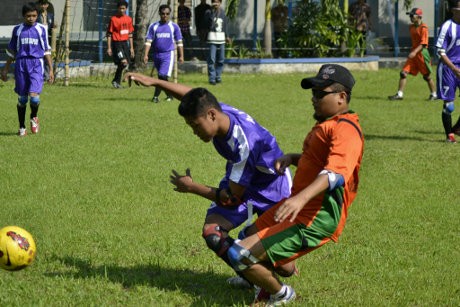 Melihat Kemahiran Penyandang Tunanetra Mengolah Bola