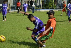 Melihat Kemahiran Penyandang Tunanetra Mengolah Bola