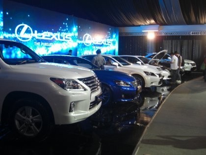 Lexus Berupaya Tetap Bikin Mobil di Jepang