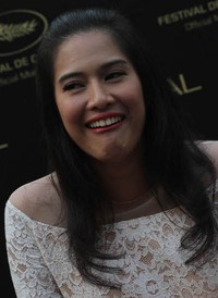 Dian Sastro saat ditemui di Fable Club, SCBD, Jalan Jend. Sudirman, Jakarta Selatan, Kamis (14/6/2012). Kira-kira apa yang ingin dikatakan Dian? (Gus Mun/detikHOT)