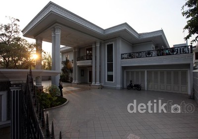 Ini Dia Rumah Mewah Tempat Neneng Ditangkap