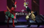 Semut Merah-Semut Hitam Beraksi