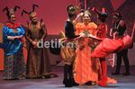 Semut Merah-Semut Hitam Beraksi