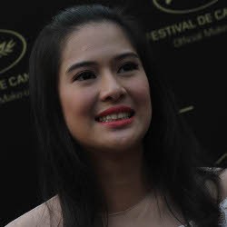 Liburan ke Paris, Dian Sastro dan Suami Nonton Konser Musik Klasik