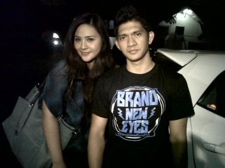 Audy Sudah Pesan Gaun Pengantin yang Menyapu Lantai