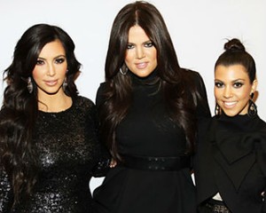 Kardashian Bersaudari Rilis Masker Emas 24 Karat