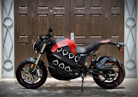Brammo Empulse R tercatat sebagai motor listrik pertama yang drivetrain-nya secara spesifik dibuat khusus. (dok brammo).