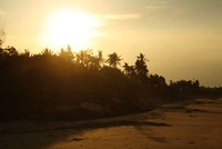 Sunset yang cantik di Pantai Slopeng, Madura (Vanya Safitri/ACI) Sunset yang cantik di Pantai Slopeng, Madura (Vanya Safitri/ACI)